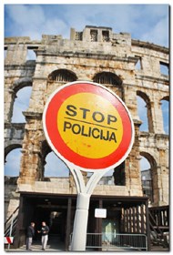 Slika PU_I/arena i stop policija.jpg